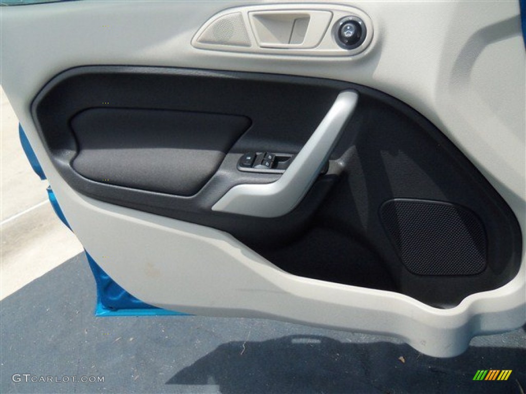 2012 Fiesta SE Hatchback - Blue Candy Metallic / Light Stone/Charcoal Black photo #14