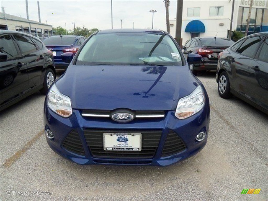 2012 Focus SE 5-Door - Kona Blue Metallic / Charcoal Black photo #3