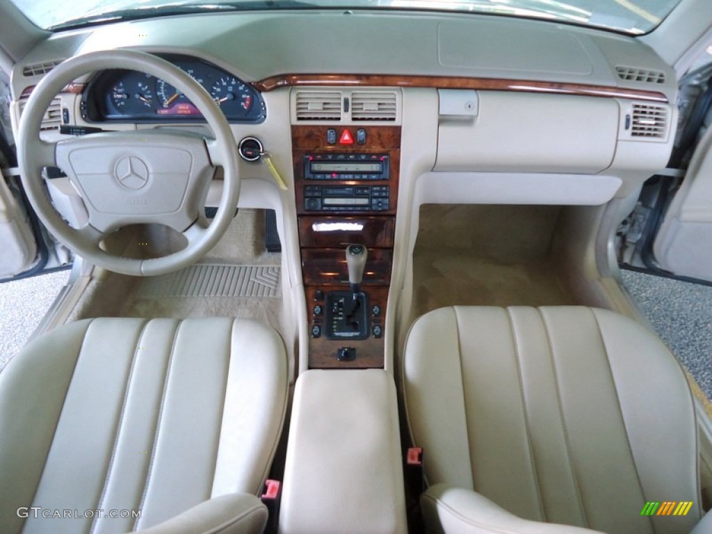 1998 Mercedes-Benz E 320 Wagon Dashboard Photos
