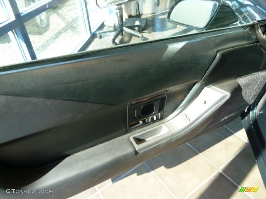1990 Chevrolet Corvette Coupe Black Door Panel Photo #67465906