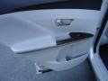 Classic Silver Metallic - Venza LE Photo No. 34