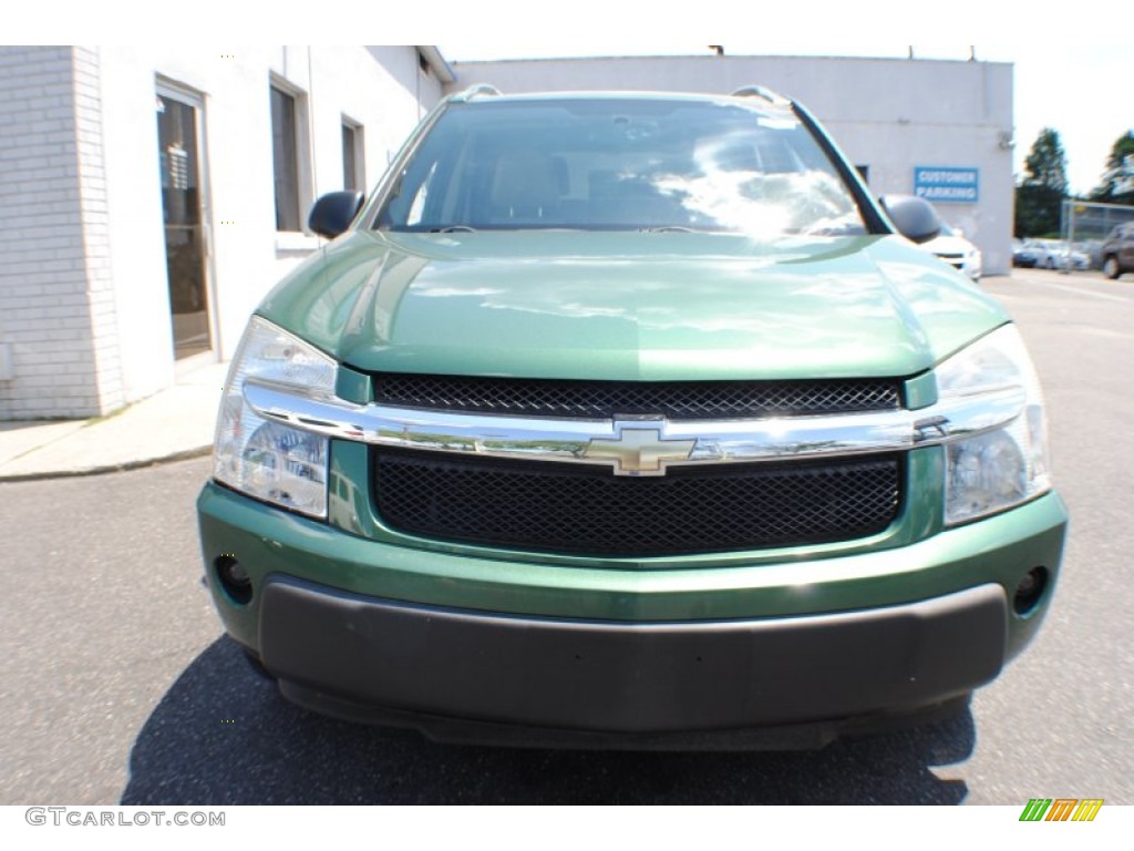2005 Equinox LT AWD - Meander Green Metallic / Light Gray photo #2