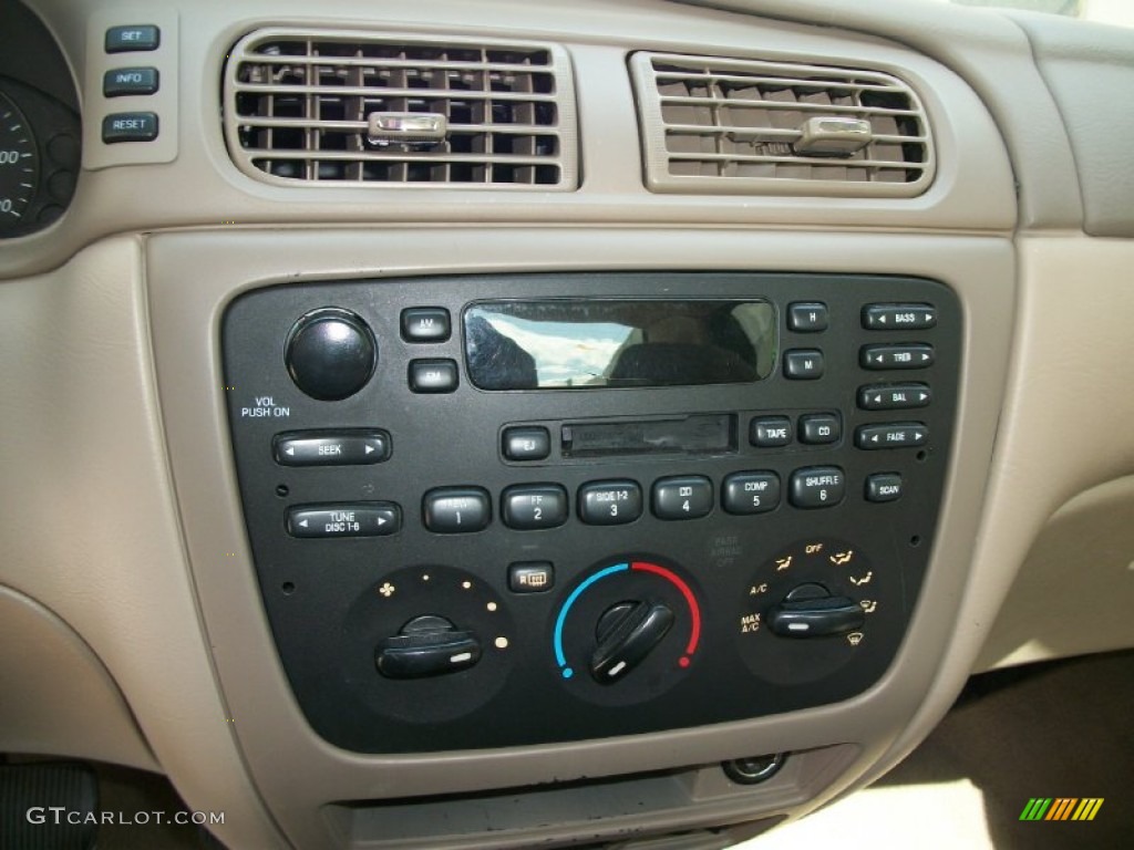 2006 Ford Taurus SE Controls Photo #67469542