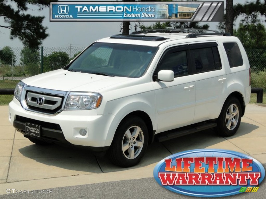 Taffeta White Honda Pilot