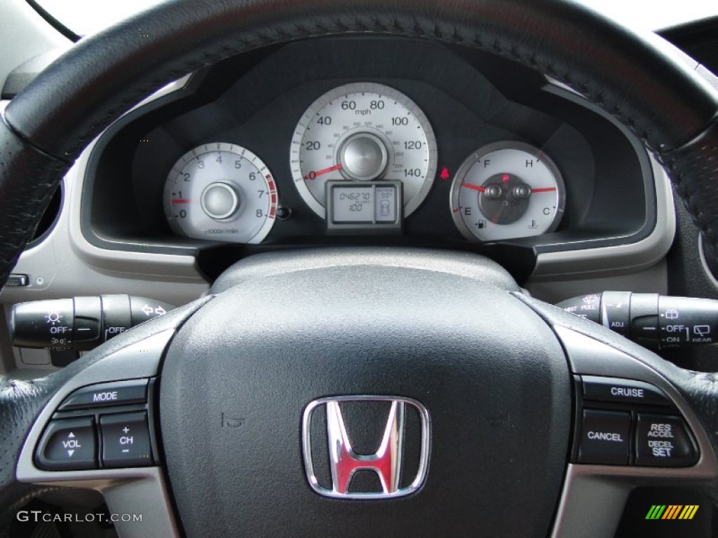 2011 Pilot EX-L - Taffeta White / Gray photo #16