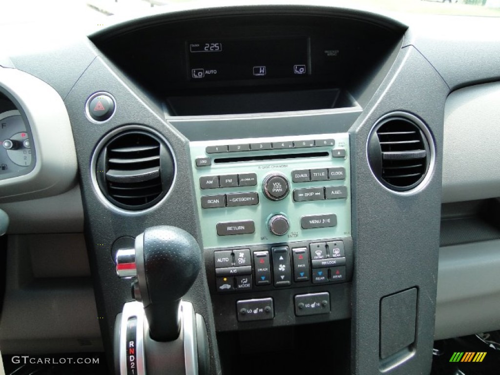 2011 Pilot EX-L - Taffeta White / Gray photo #20