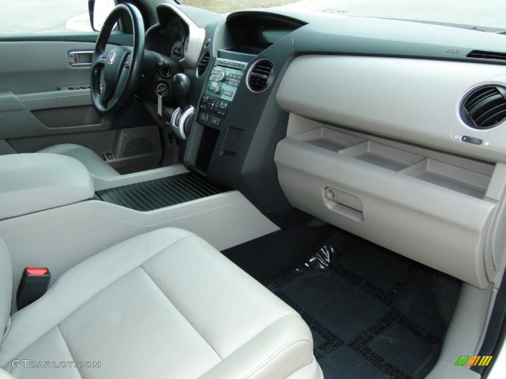 2011 Pilot EX-L - Taffeta White / Gray photo #25