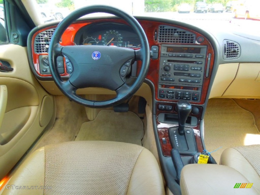 2000 Saab 9-5 SE V6t Sedan Warm Beige Dashboard Photo #67474042