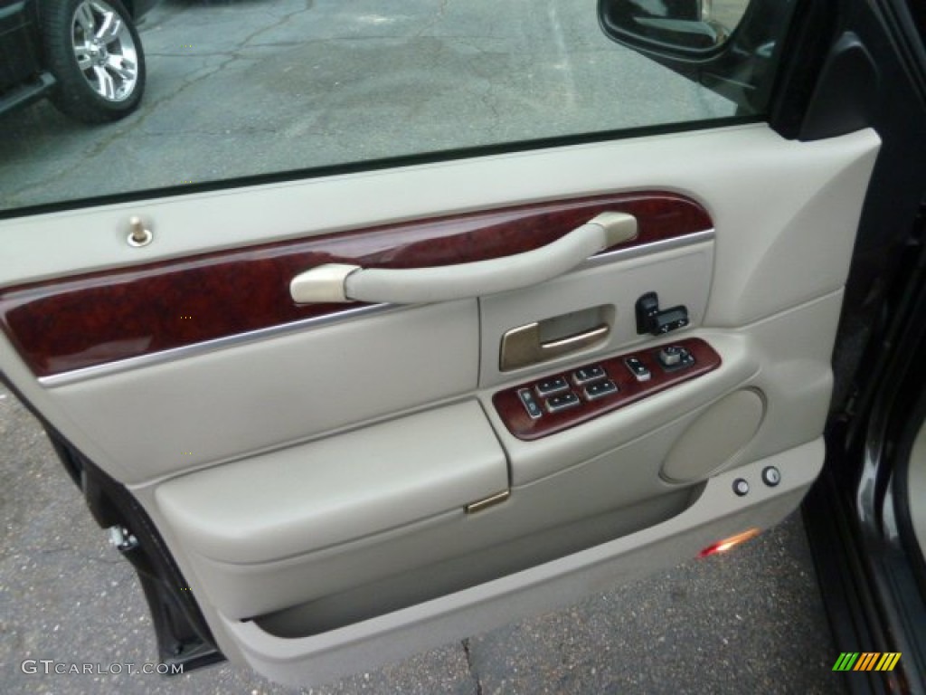 2005 Town Car Sedan - Charcoal Beige Metallic / Medium Light Stone/Dark Stone photo #11