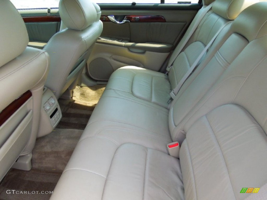 2001 Cadillac DeVille DHS Sedan Rear Seat Photo #67474522