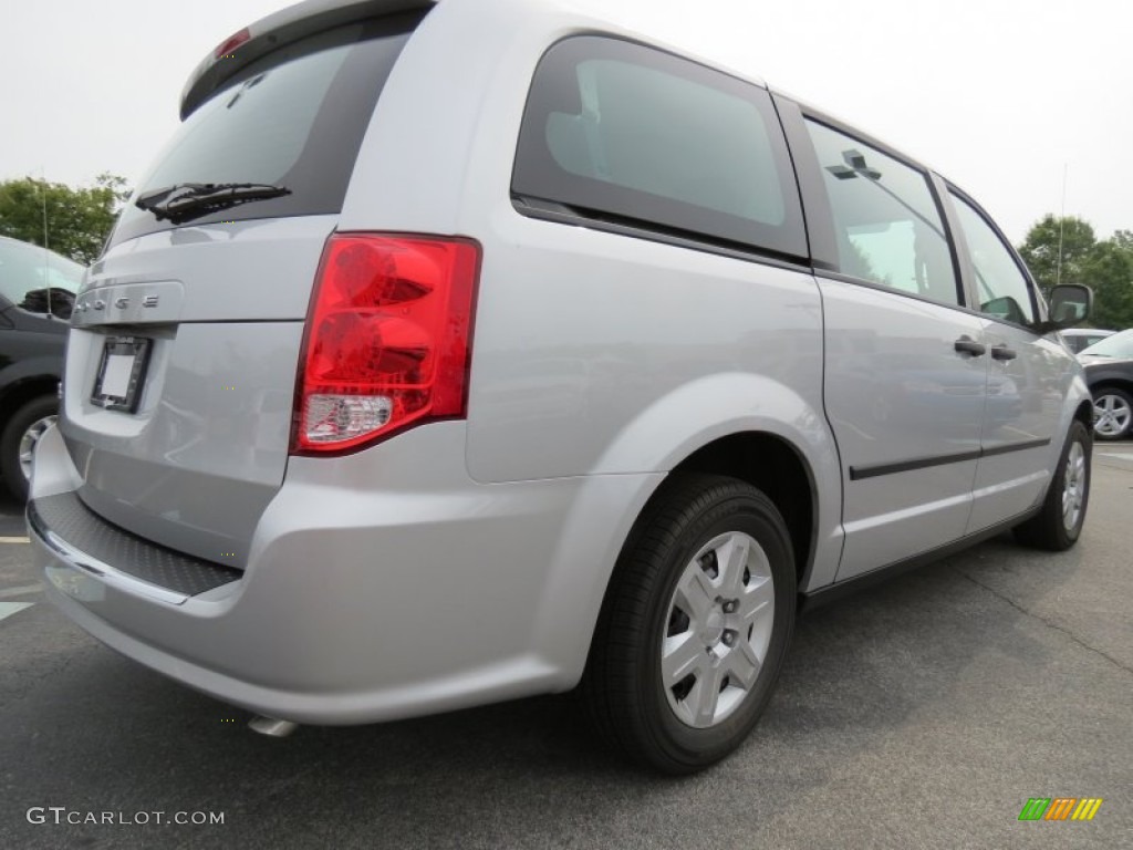 2012 Grand Caravan SE - Bright Silver Metallic / Black/Light Graystone photo #3