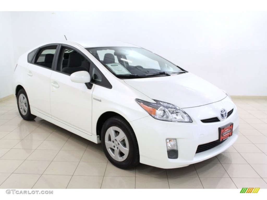 2010 Prius Hybrid III - Blizzard White Pearl / Dark Gray photo #1