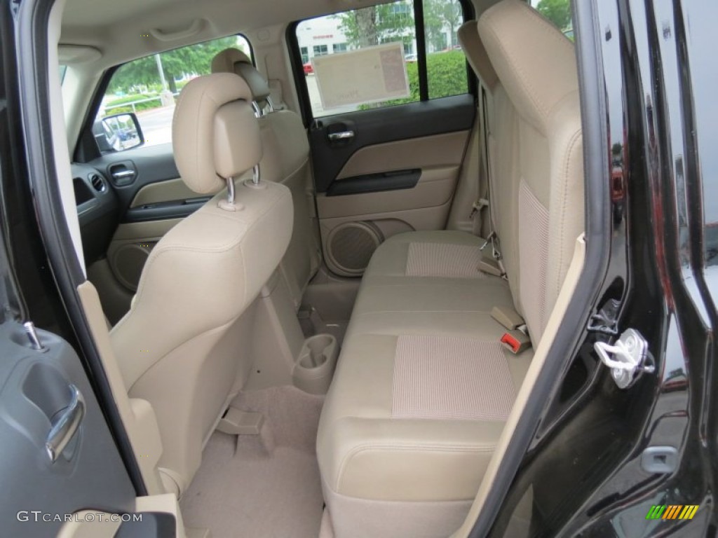 2012 Jeep Patriot Altitude Rear Seat Photo #67479076