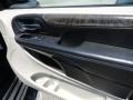 Dark Charcoal Pearl - Grand Caravan Mainstreet Photo No. 11