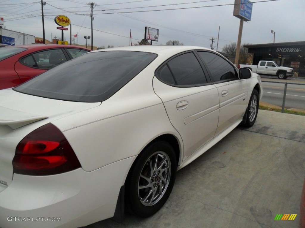 2005 Grand Prix GTP Sedan - Ivory White / Parchment/Dark Pewter photo #1