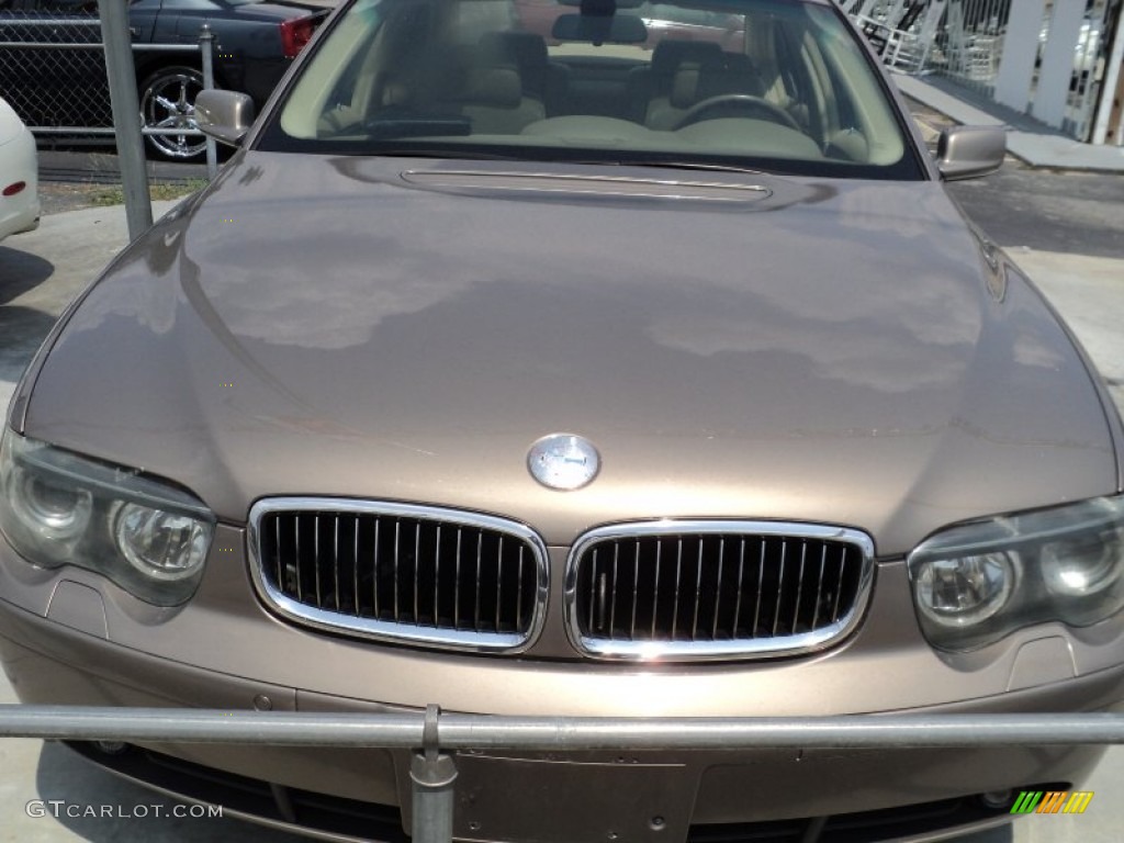 2002 7 Series 745i Sedan - Kalahari Beige Metallic / Beige III photo #2