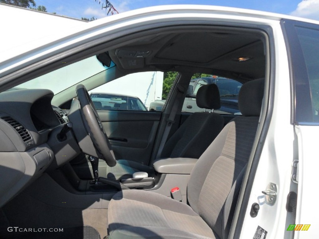2006 Camry LE - Super White / Stone Gray photo #8