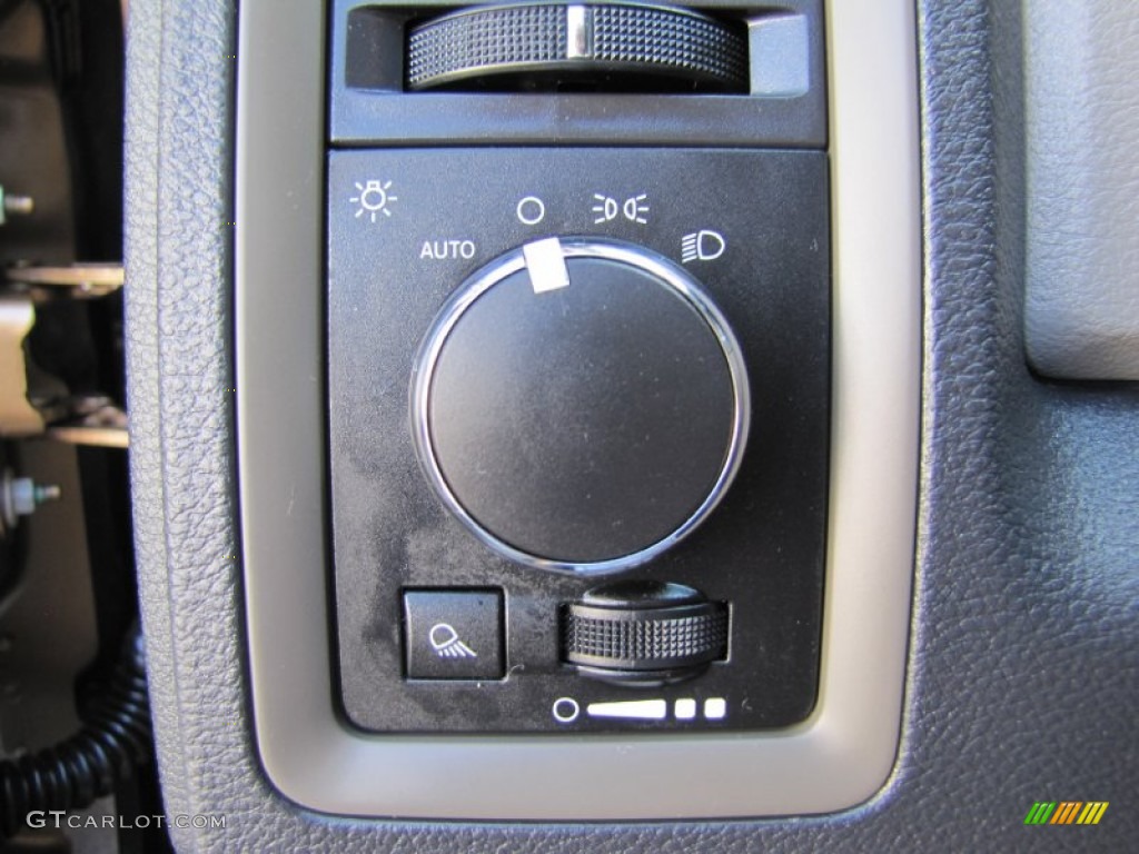 2012 Dodge Ram 2500 HD ST Crew Cab 4x4 Controls Photo #67490491