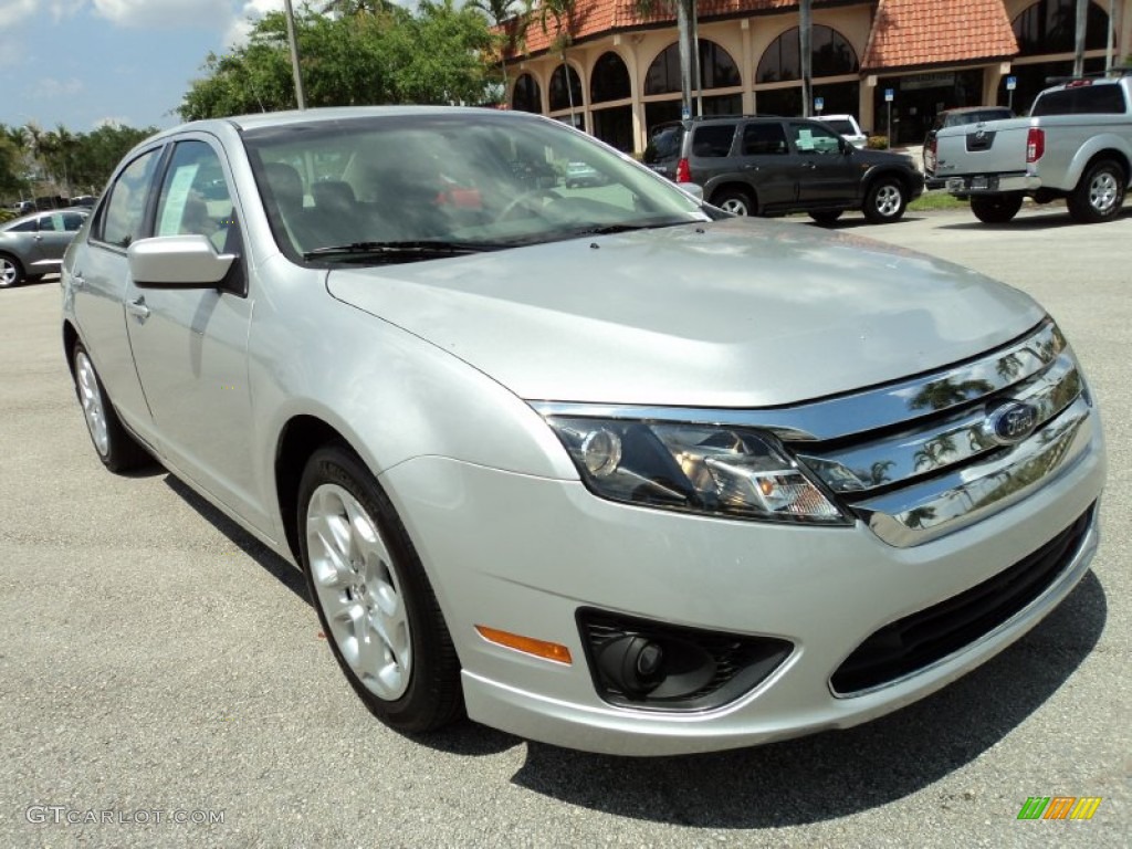 2010 Fusion SE - Brilliant Silver Metallic / Medium Light Stone photo #2