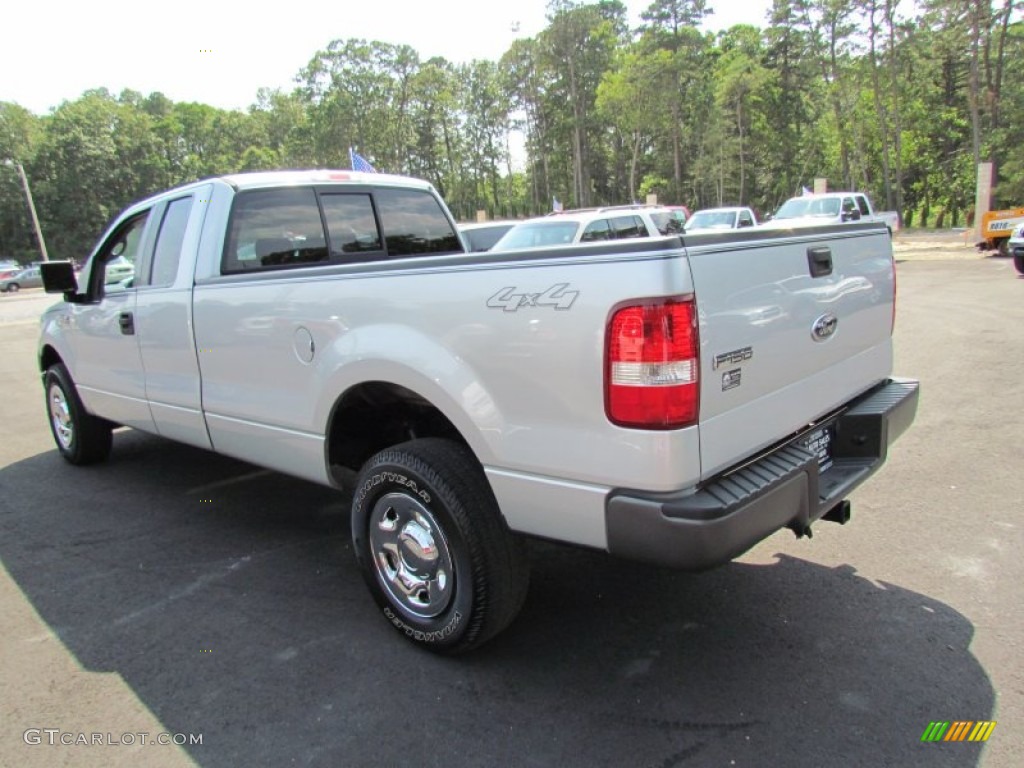 2005 F150 XL SuperCab 4x4 - Silver Metallic / Medium Flint Grey photo #10