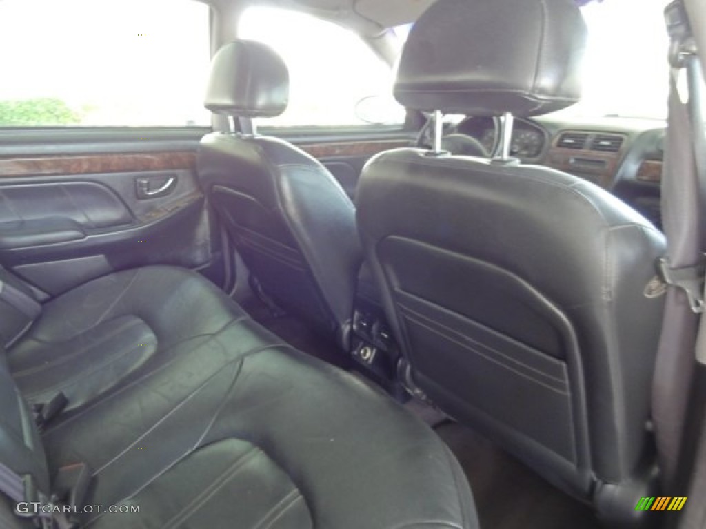 2001 XG300 L Sedan - Nordic White / Black photo #24