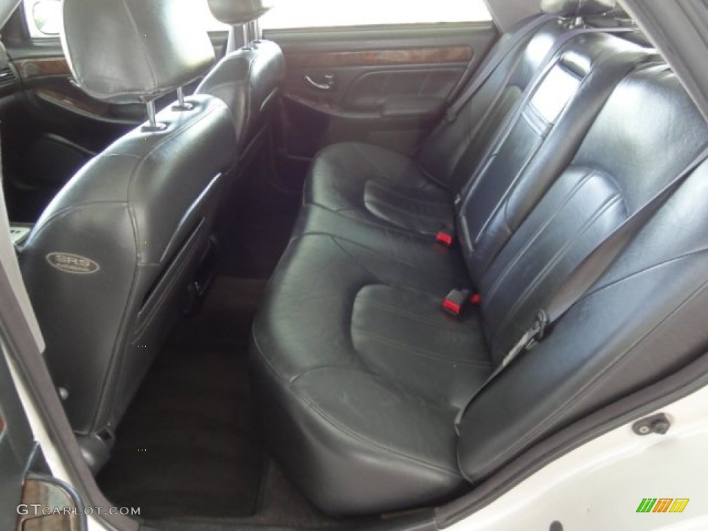 2001 XG300 L Sedan - Nordic White / Black photo #26