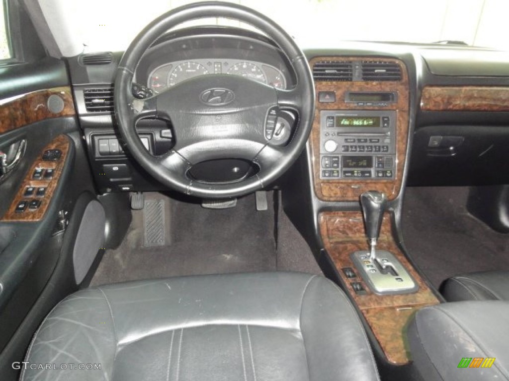 2001 XG300 L Sedan - Nordic White / Black photo #27