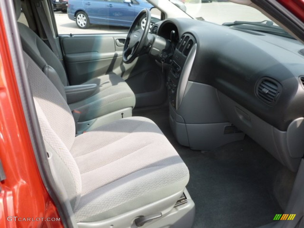 2007 Town & Country Touring - Inferno Red Crystal Pearl / Medium Slate Gray photo #10