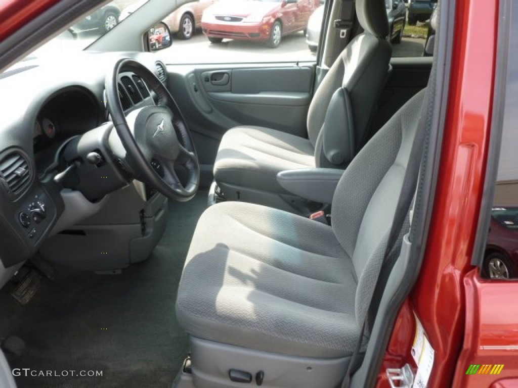 2007 Town & Country Touring - Inferno Red Crystal Pearl / Medium Slate Gray photo #16