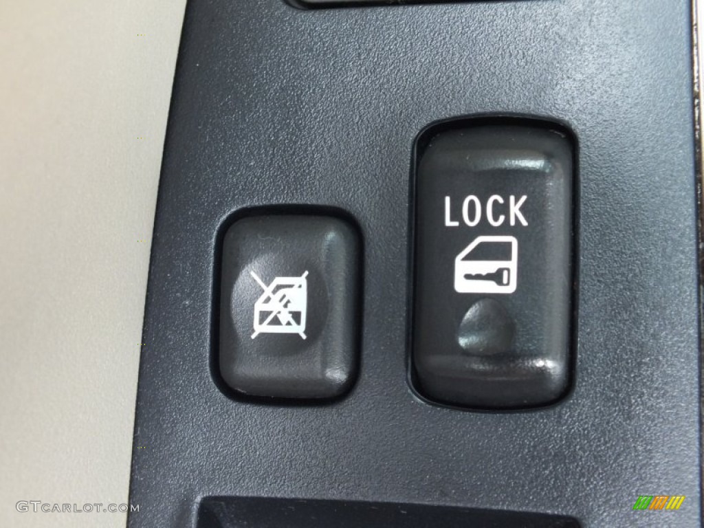 2007 Outlander LS 4WD - Desert Sand Metallic / Beige photo #17