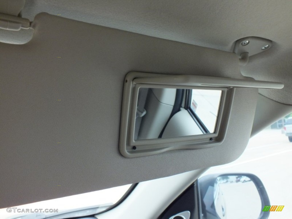 2007 Outlander LS 4WD - Desert Sand Metallic / Beige photo #45