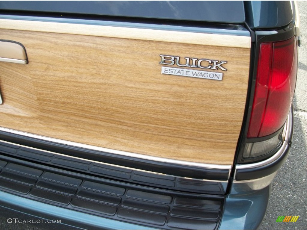 1996 Buick Roadmaster Estate Collectors Edition Wagon Marks and Logos Photo #67503206