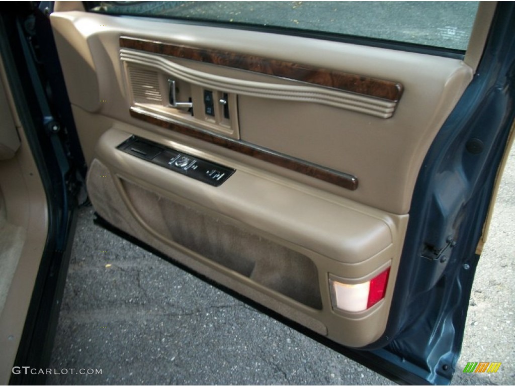 1996 Buick Roadmaster Estate Collectors Edition Wagon Beige Door Panel Photo #67503374