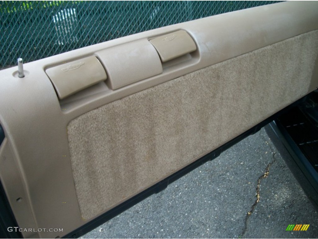 1996 Buick Roadmaster Estate Collectors Edition Wagon Beige Door Panel Photo #67503510