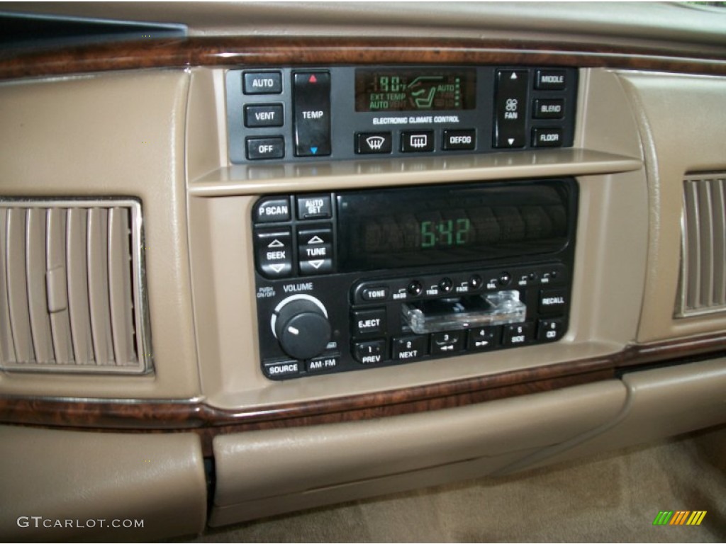 1996 Buick Roadmaster Estate Collectors Edition Wagon Controls Photo #67503539