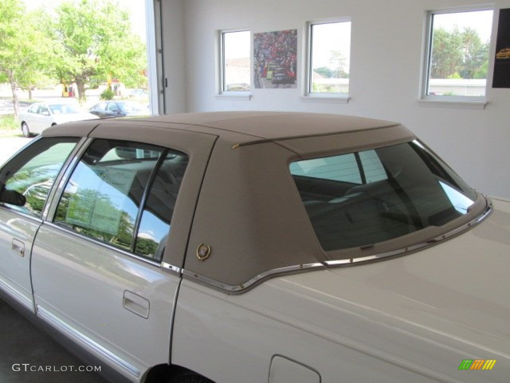 1998 DeVille Sedan - White Diamond Pearl / Camel photo #4