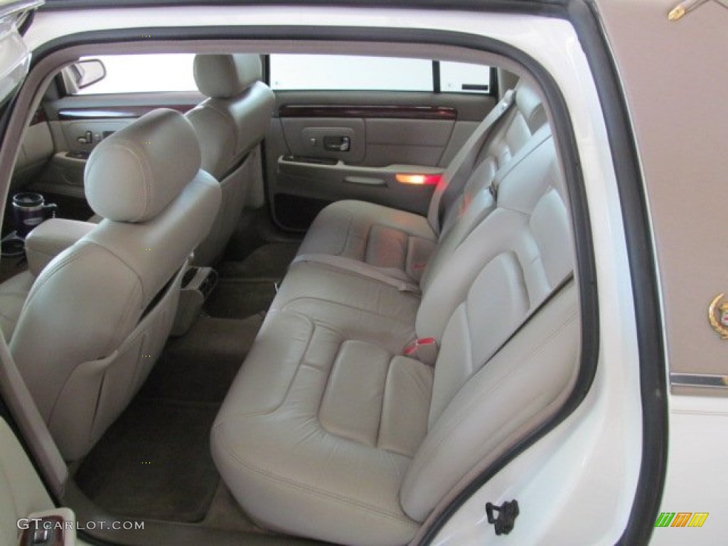1998 DeVille Sedan - White Diamond Pearl / Camel photo #11