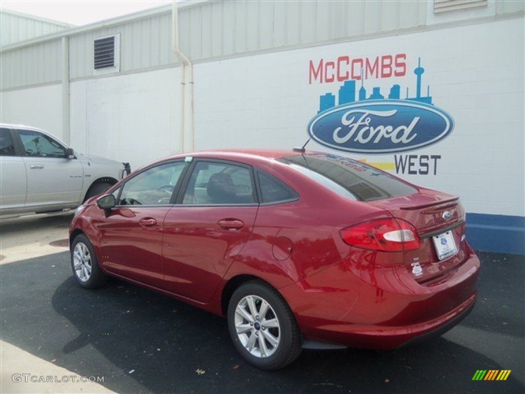 2013 Fiesta SE Sedan - Ruby Red / Charcoal Black photo #3