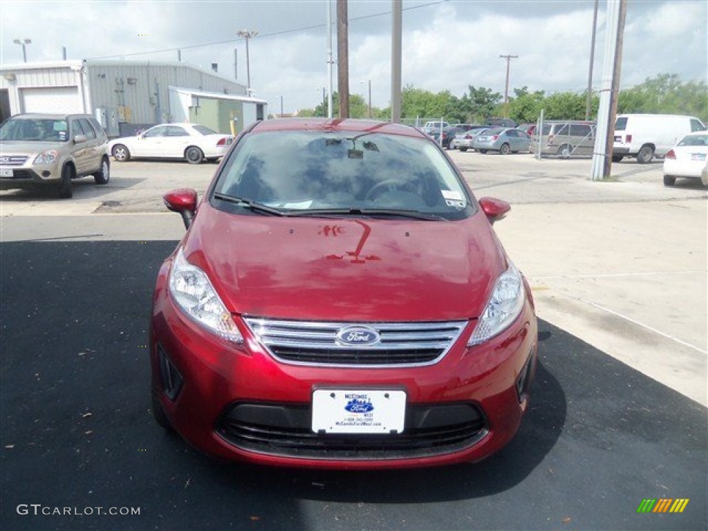 2013 Fiesta SE Sedan - Ruby Red / Charcoal Black photo #8