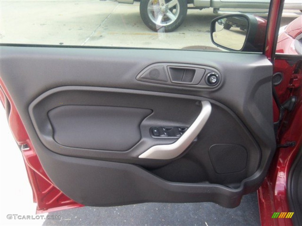 2013 Ford Fiesta SE Sedan Charcoal Black Door Panel Photo #67505216