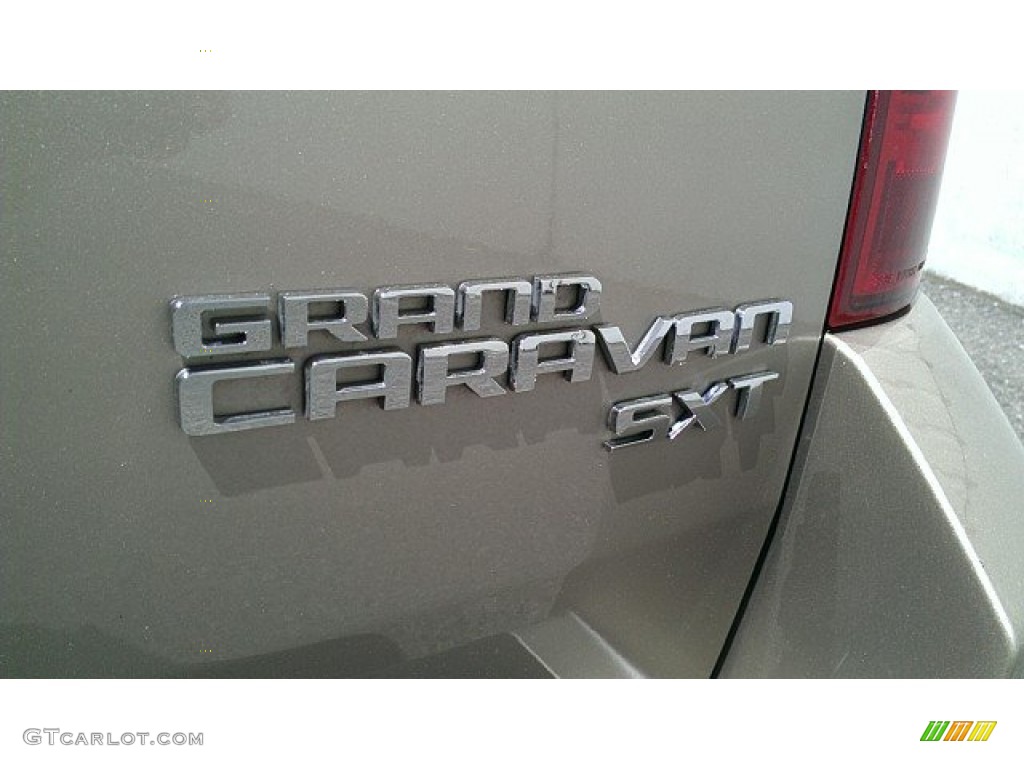 2009 Grand Caravan SXT - Light Sandstone Metallic / Medium Slate Gray/Light Shale photo #31