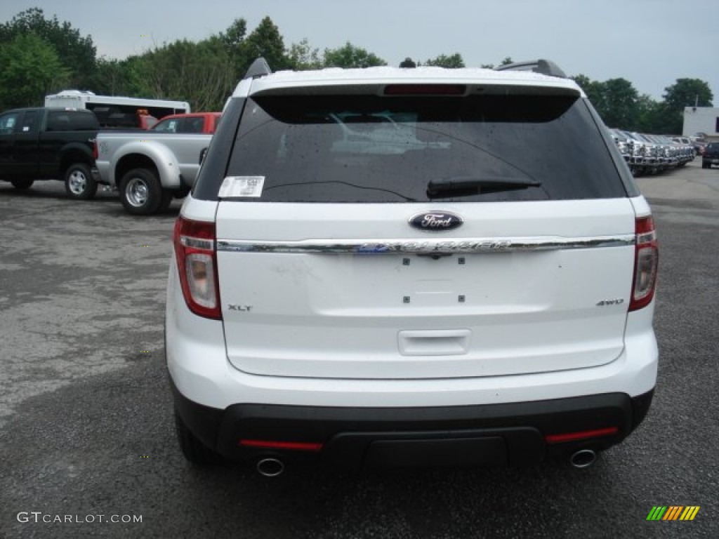 2013 Explorer XLT 4WD - Oxford White / Medium Light Stone photo #7