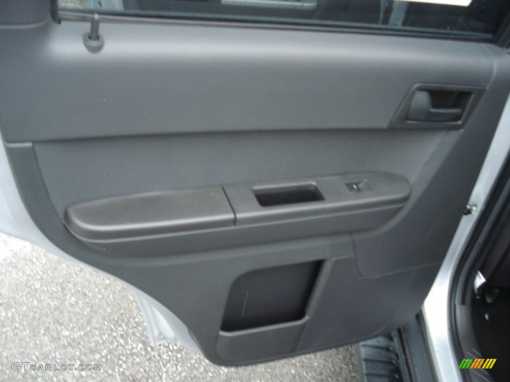 2012 Escape XLT V6 4WD - Ingot Silver Metallic / Charcoal Black photo #14