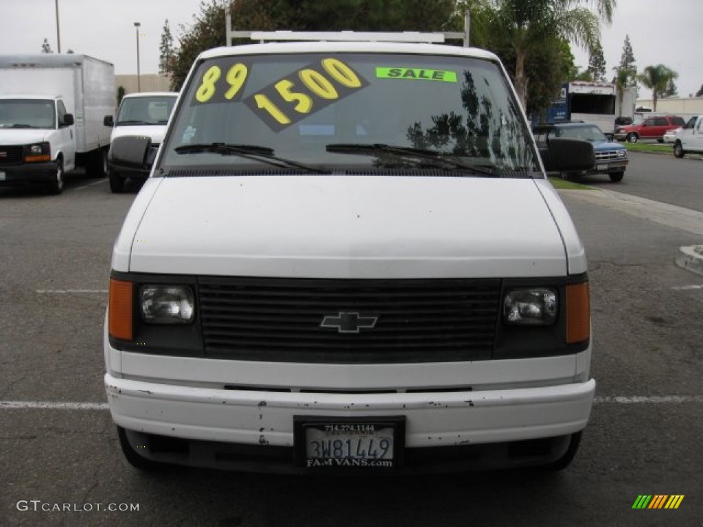 1989 Astro CL Van - White / Gray photo #2