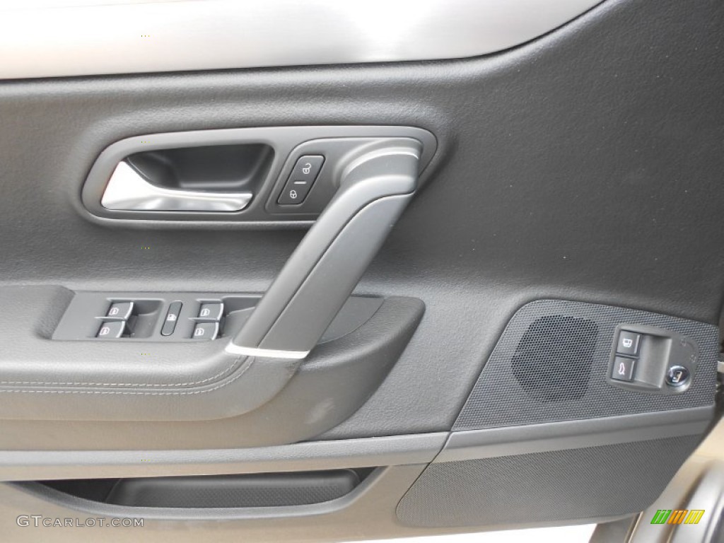 2013 Volkswagen CC Lux Black Door Panel Photo #67522105