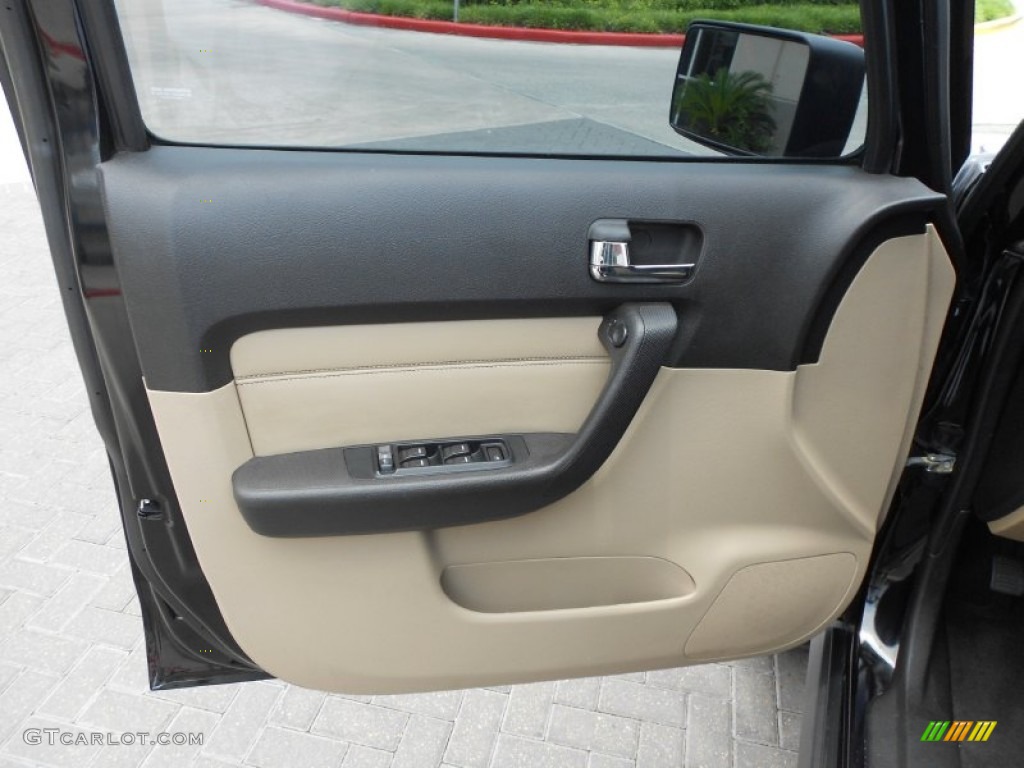 2007 Hummer H3 Standard H3 Model Light Cashmere/Ebony Door Panel Photo #67523492