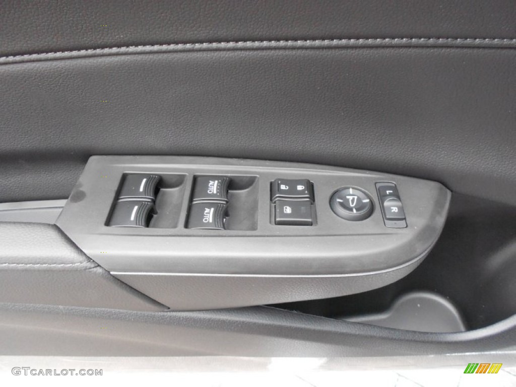 2013 Acura ILX 2.0L Premium Controls Photo #67524188