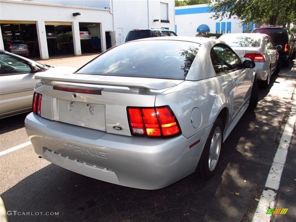 2002 Mustang V6 Coupe - Satin Silver Metallic / Dark Charcoal photo #2