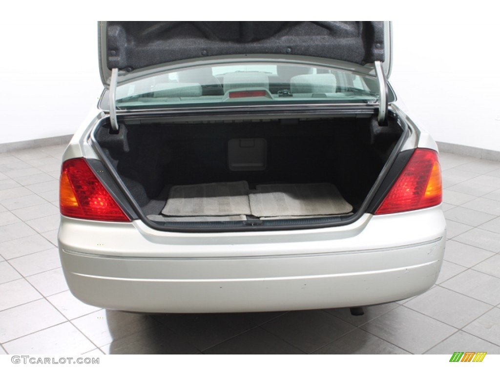 1995 Toyota Avalon XL Trunk Photos