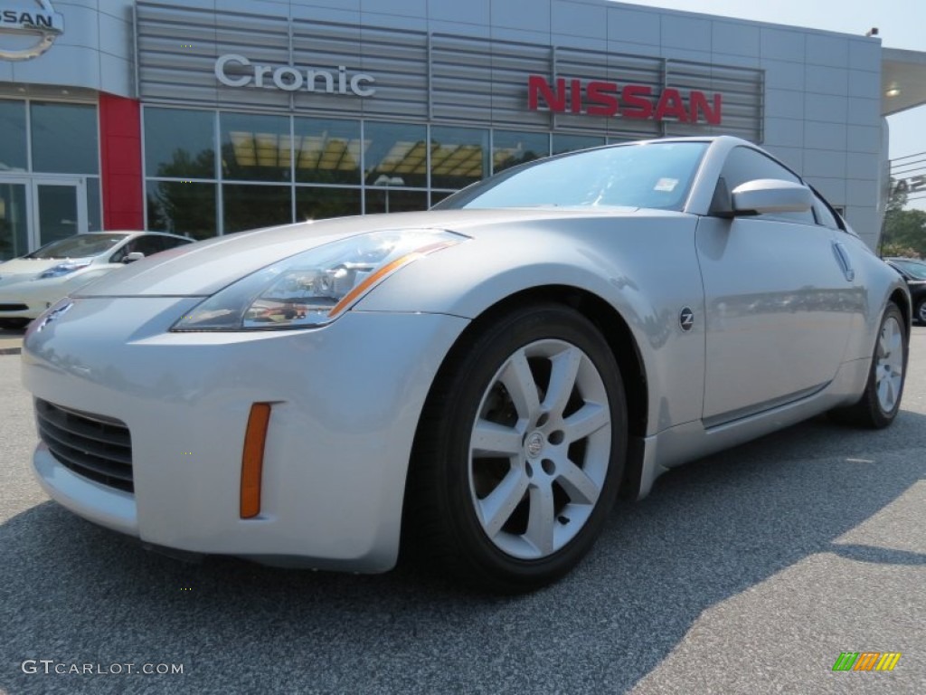 2004 350Z Coupe - Chrome Silver Metallic / Carbon Black photo #1